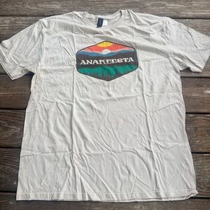 Gildan Smoky Mountains Anakesta State Graphic Tee with Multicolor Design